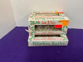 CBB7 CREATIVE HOBBIES Box Blinker Light Bulbs Candelabra Base #2
