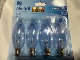 74035 GE Reveal Light Bulb Candelabra Base