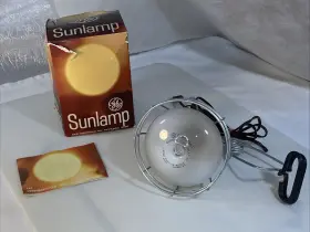 BULBS7777777 GE Sunlamp Ultraviolet General Electric Box