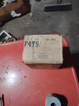 F4T5-CWX GE Fluorescent Light Bulbs Box