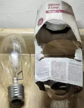 HR175A39 GE Mercury Vapor Lamp Bulb