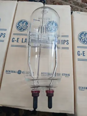 SB018 GE Spotlight Bulb Volt Pin Nos