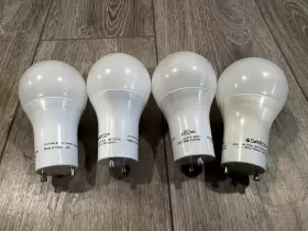 E335148 HALCO Led Light Bulb Base Lightning Fixture Satco