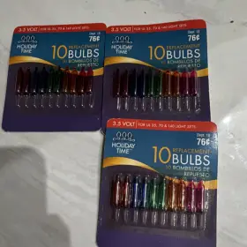 91115 HOLIDAY TIME Multicolor Bulbs Pin