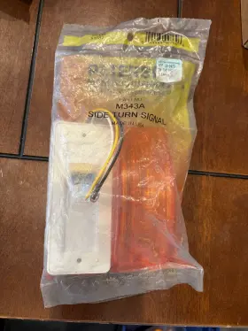M343A PETERSON MANUFACTURING Amber Marker Light