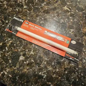 046677392208 PHILIPS Fluorescent Bulb Kitchen Bath