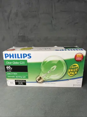 046677433680 PHILIPS Globe Bulb Base Pack