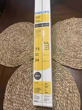 220962 PHILIPS Alto Fluorescent Tube Light Bulb Bright
