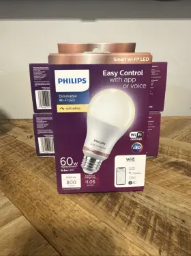 9290022650 PHILIPS Dimmable Wi Fi Led