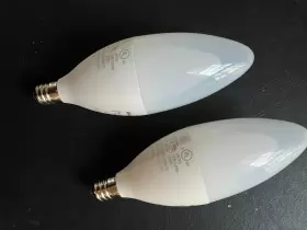 9290022941 PHILIPS Hue Led Candelabra #2