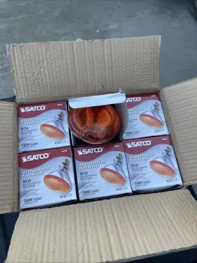 S4425 SATCO Amber Weatherproof Floodlight Bulbs Hour Nos