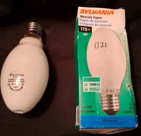 69438 SYLVANIA High Intensity Discharge Mercury Vapor Lamp
