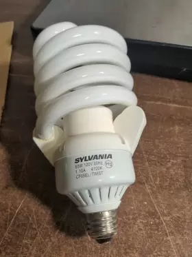 CF65EL SYLVANIA Light Bulb Twist #2