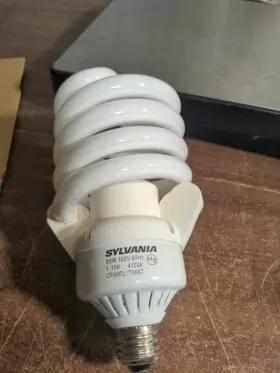 CF65EL SYLVANIA Light Bulb Twist