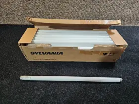 FO17-835-XP-ECO3 SYLVANIA Shatter Light Bulb
