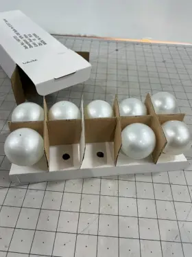 734205214619 VICKERMAN Pearl Bulbs Socket Partial Box