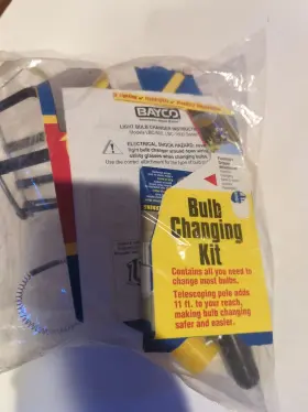 090529630017 WATTS Electric Bayco Light Bulb Changing Set Kit #2