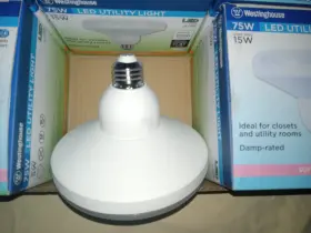 03197 WESTINGHOUSE Led Utility Light Equiv Watts Damp #2