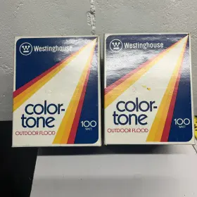046677100469 WESTINGHOUSE Flood Light Bulbs Tone