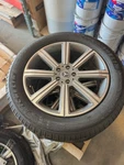 2020 Mercedes Gls Oem Wheels And 4 Michelin Primacy Tour A/s Tires 275/50r20. Fixed Price $2300.00.